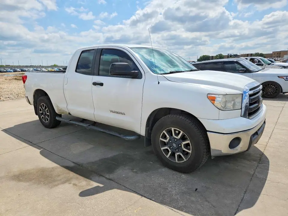 2011 TOYOTA TUNDRA DOUBLE CAB SR5  