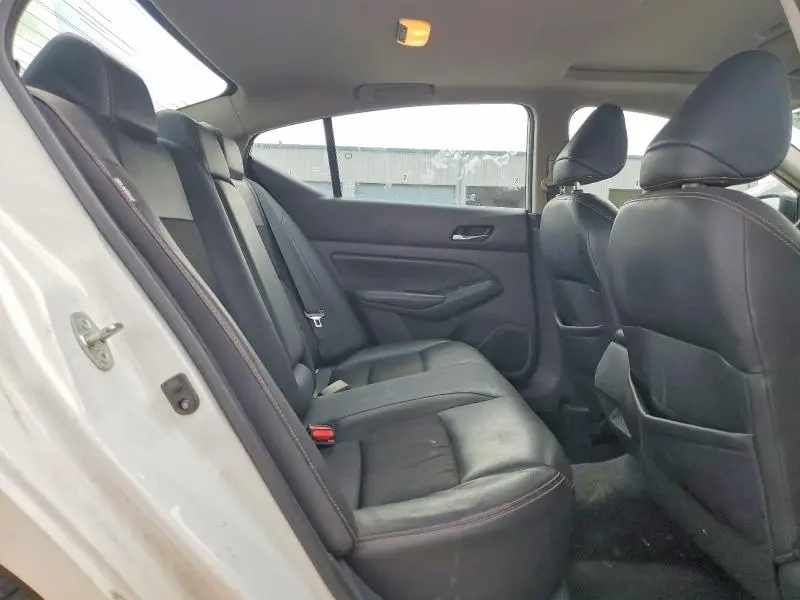 2019 NISSAN ALTIMA SR  