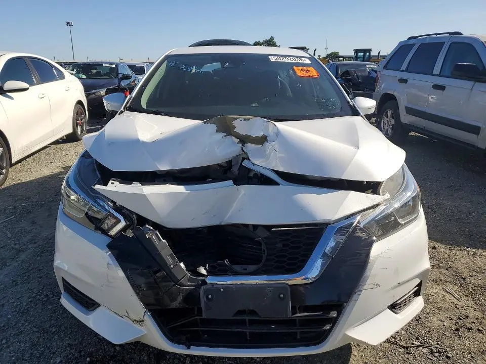 2021 NISSAN VERSA SV  