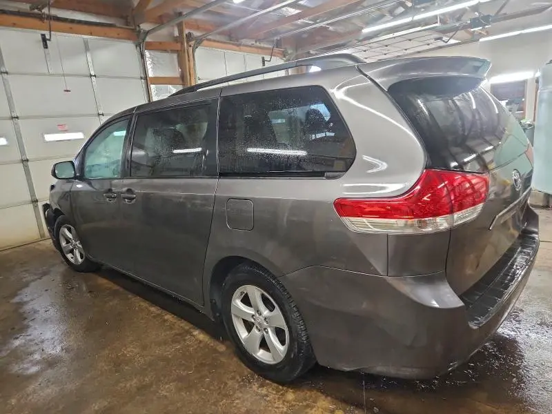 2012 TOYOTA SIENNA LE  