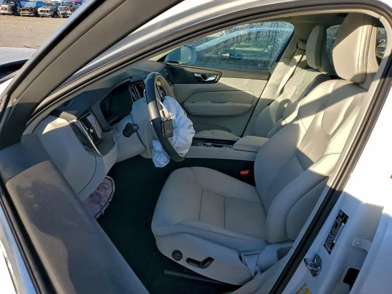 2021 VOLVO XC60 T5 MOMENTUM  