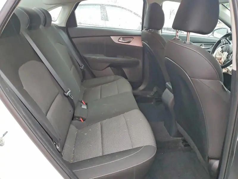 2023 KIA FORTE LX  
