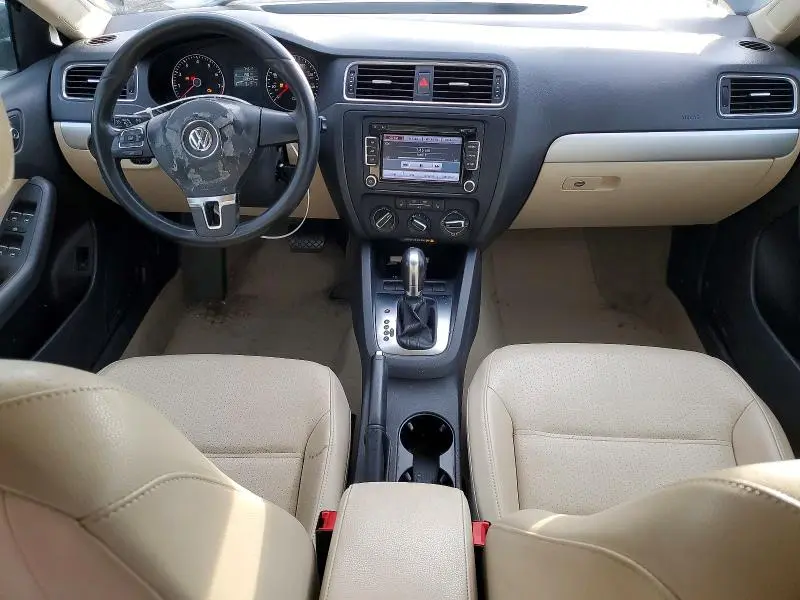 2013 VOLKSWAGEN JETTA SE  