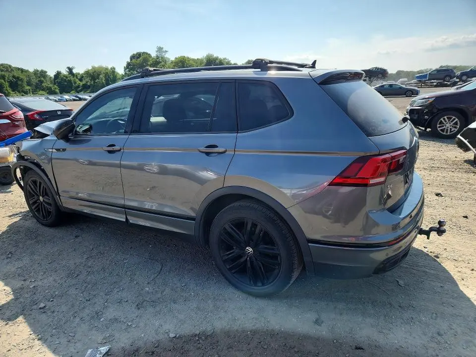 2022 VOLKSWAGEN TIGUAN SE R-LINE BLACK  