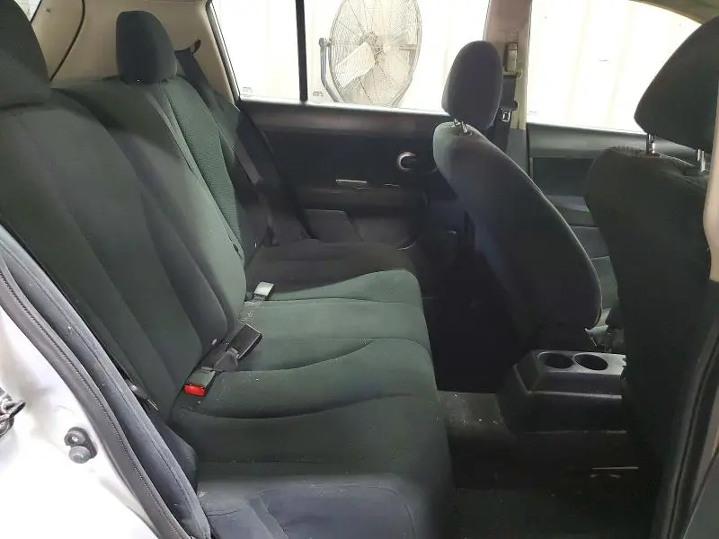 2011 NISSAN VERSA 1.8 S  