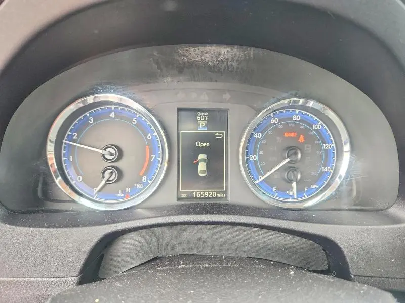2017 TOYOTA COROLLA SE  
