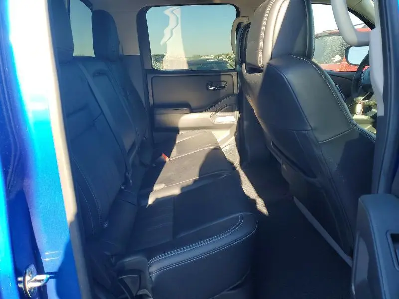 2025 NISSAN FRONTIER SL  