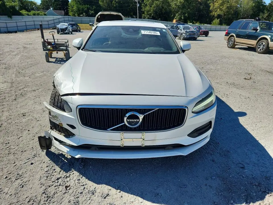 2020 VOLVO S90 T6 MOMENTUM  