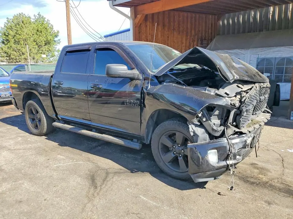 2018 RAM 1500 SLT  