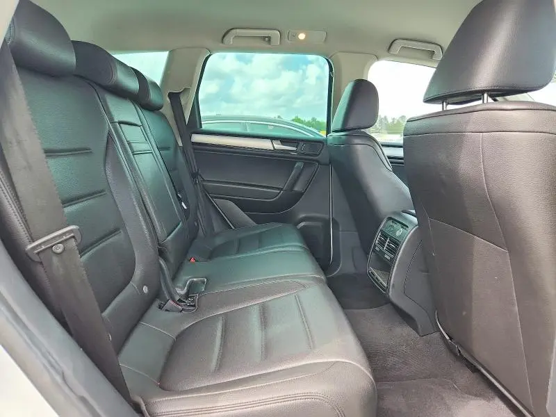 2013 VOLKSWAGEN TOUAREG V6  