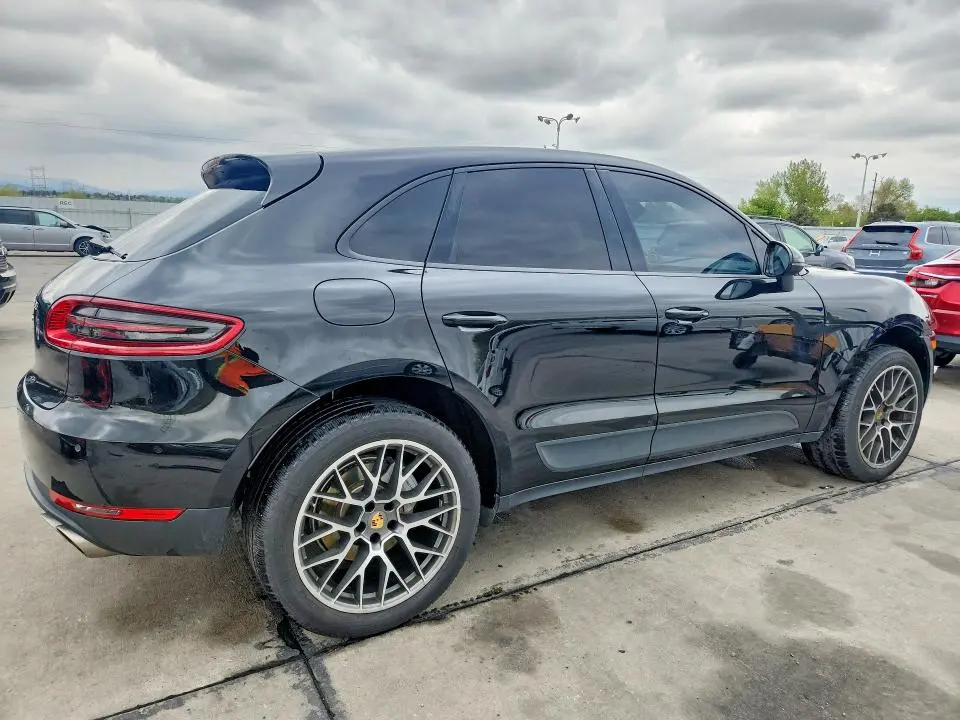 2015 PORSCHE MACAN S  