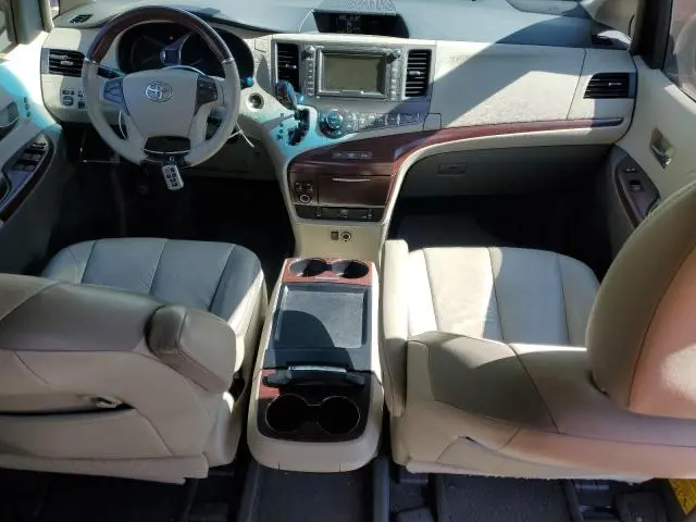 2011 TOYOTA SIENNA XLE