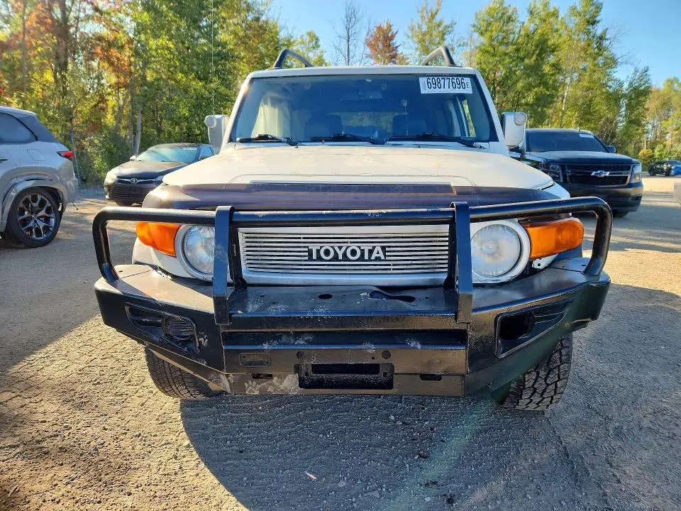 2011 TOYOTA FJ CRUISER BASE  