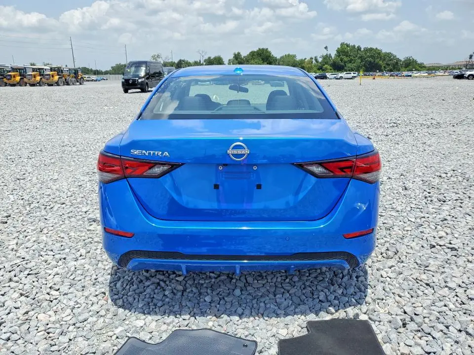2025 NISSAN SENTRA SV  