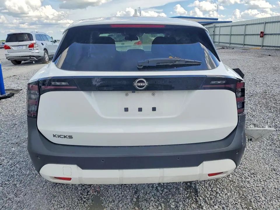 2025 NISSAN KICKS SV  