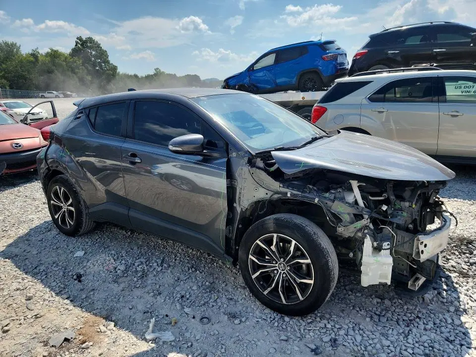 2020 TOYOTA C-HR LE  