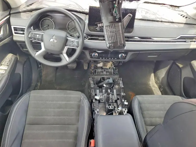 2025 MITSUBISHI OUTLANDER SE  