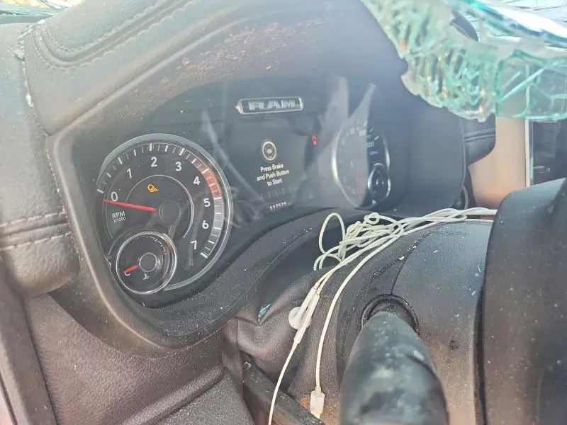 2019 RAM 1500 LARAMIE  