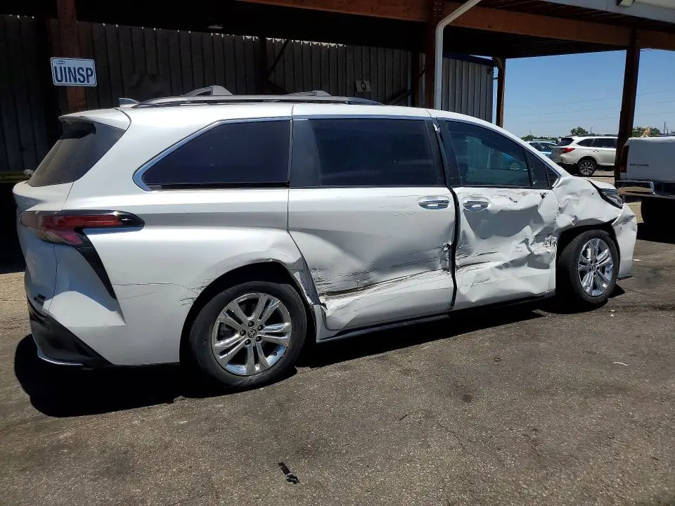 2023 TOYOTA SIENNA 25TH ANNIVERSARY EDITION  