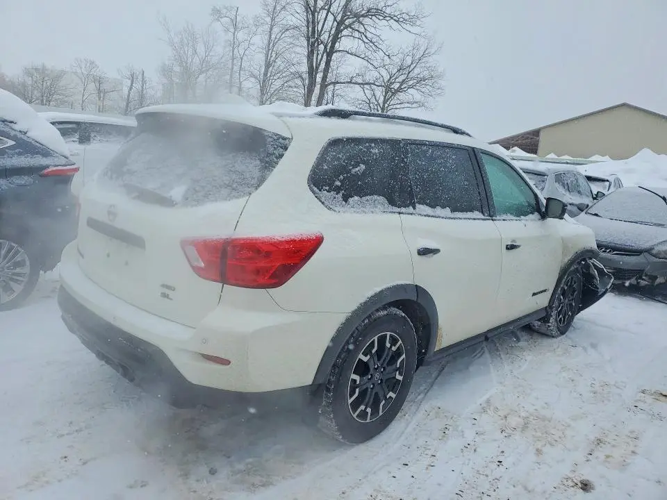 2020 NISSAN PATHFINDER SL  