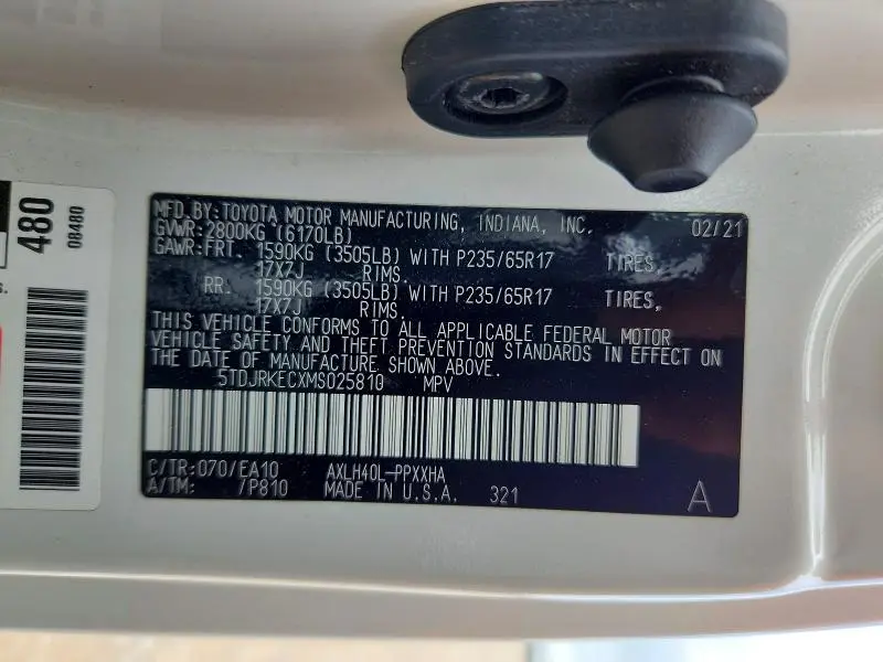 2021 TOYOTA SIENNA XLE  