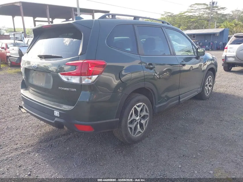 2022 SUBARU FORESTER PREMIUM