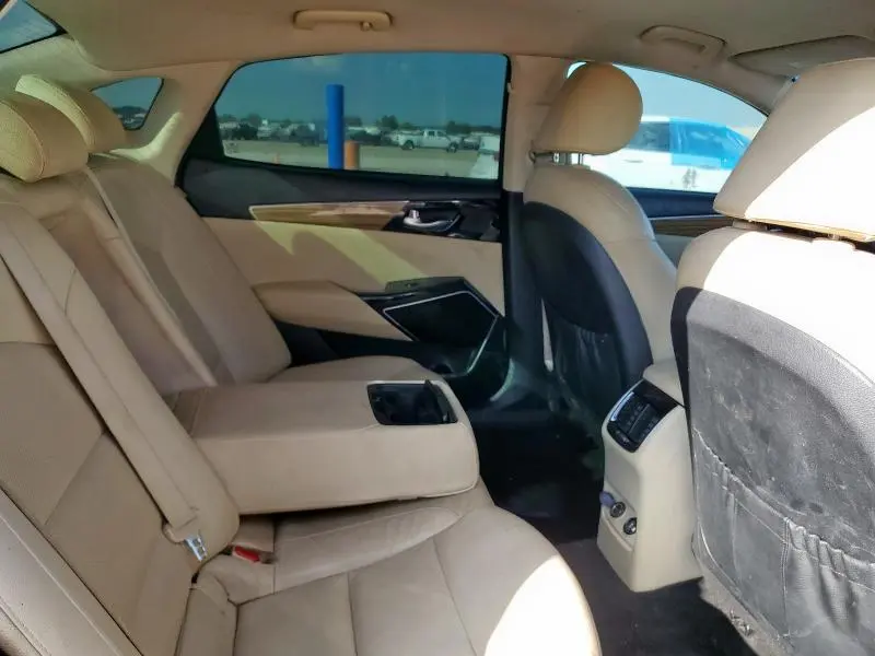 2017 KIA CADENZA PREMIUM  