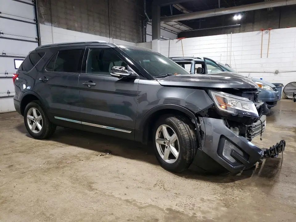 2017 FORD EXPLORER XLT  