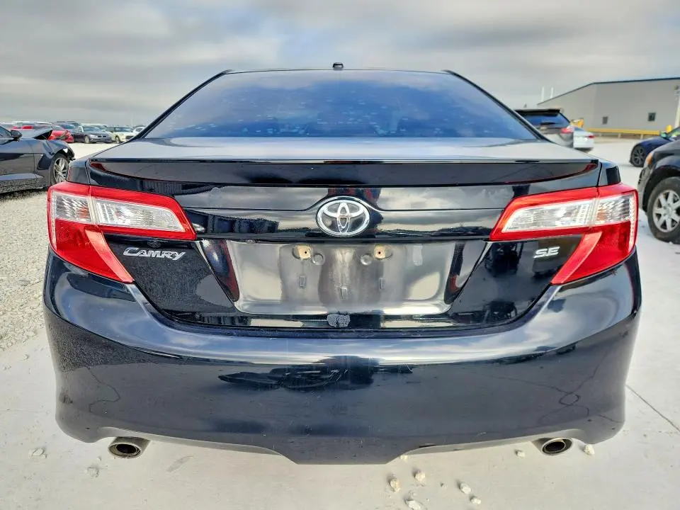 2012 TOYOTA CAMRY SE V6  