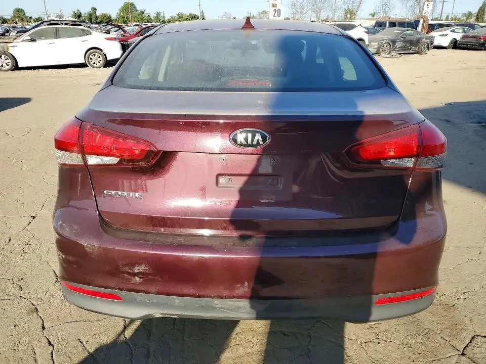 2017 KIA FORTE LX  