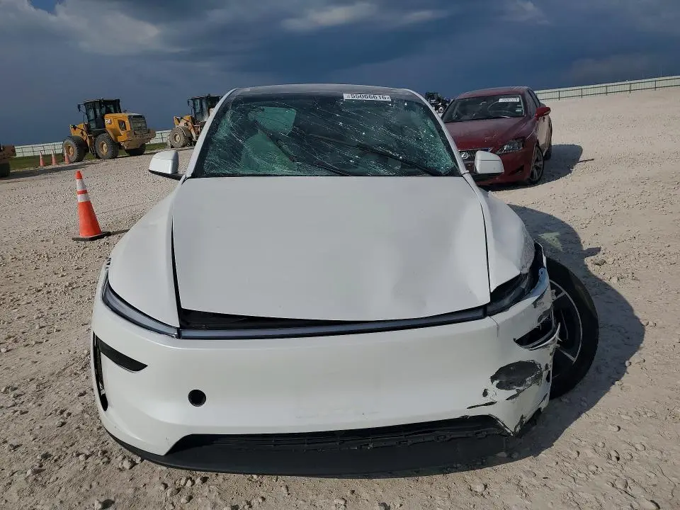 2026 TESLA MODEL Y   