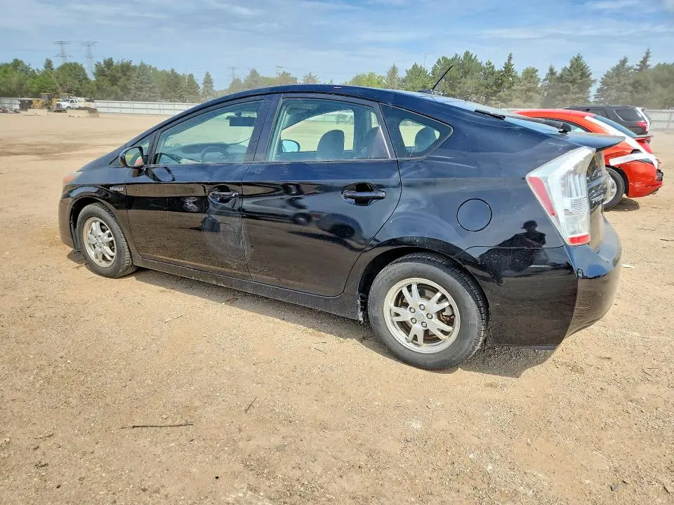 2010 TOYOTA PRIUS III  
