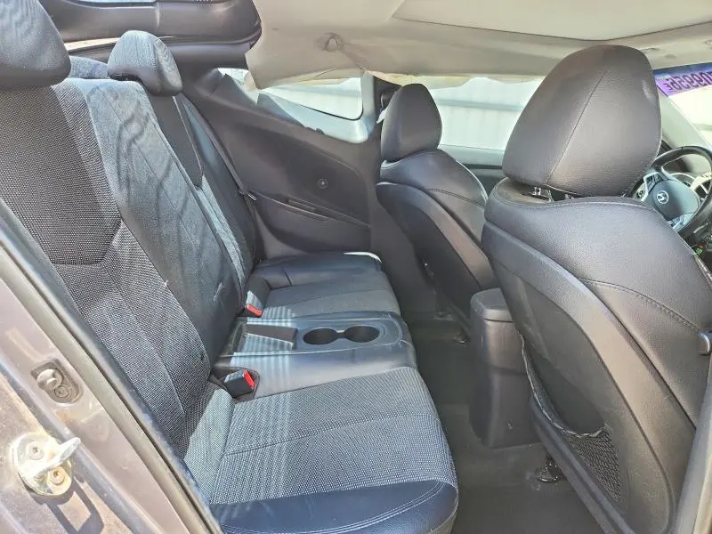 2013 HYUNDAI VELOSTER BASE  
