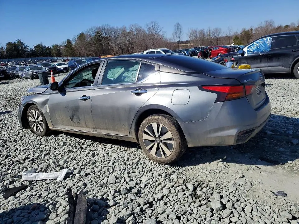 2021 NISSAN ALTIMA SV  