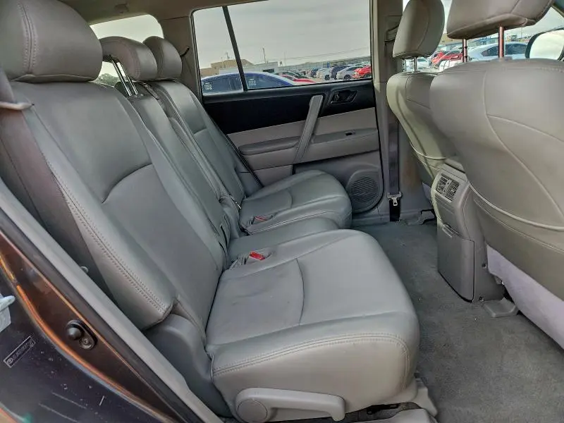 2010 TOYOTA HIGHLANDER   