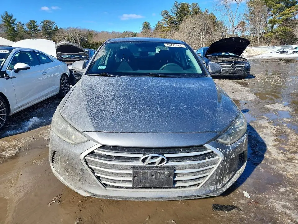 2018 HYUNDAI ELANTRA SE  