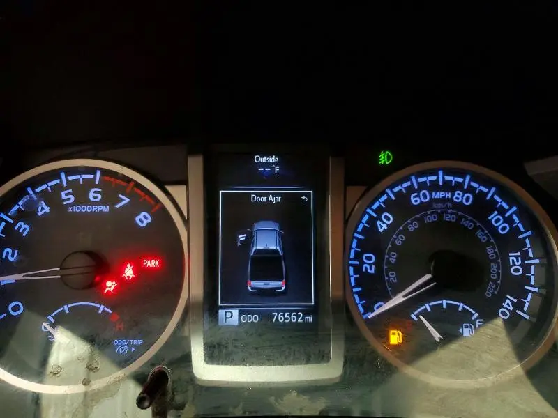 2017 TOYOTA TACOMA SR5 V6  