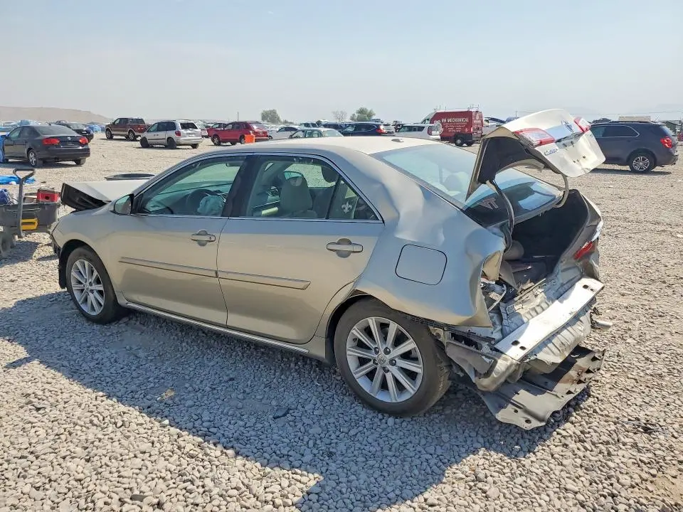 2014 TOYOTA CAMRY XLE  
