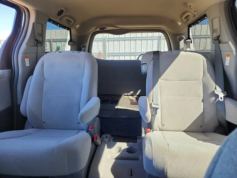 2017 TOYOTA SIENNA LE 8-PASSENGER  
