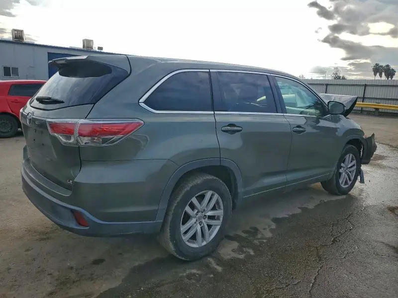 2015 TOYOTA HIGHLANDER LE  
