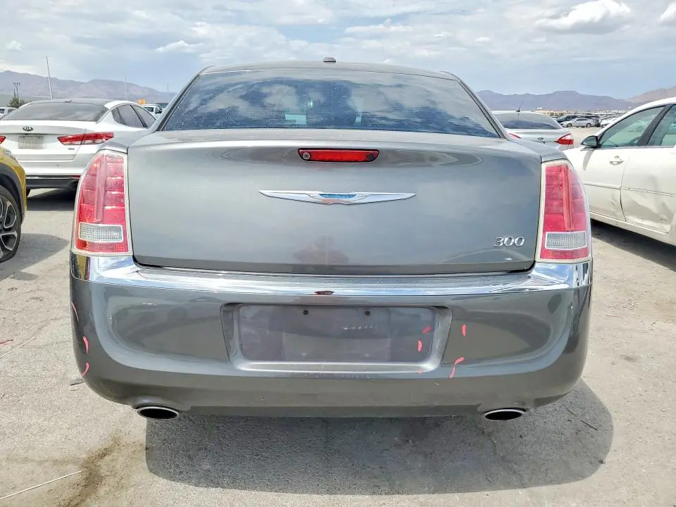 2011 CHRYSLER 300 LIMITED  