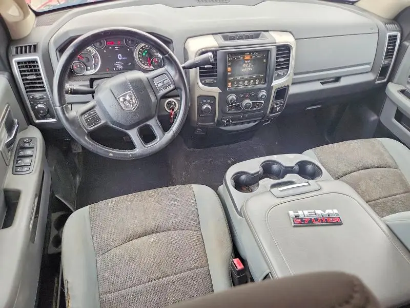 2013 RAM 1500 SLT  