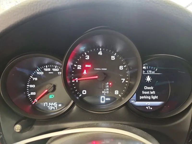 2017 PORSCHE MACAN   
