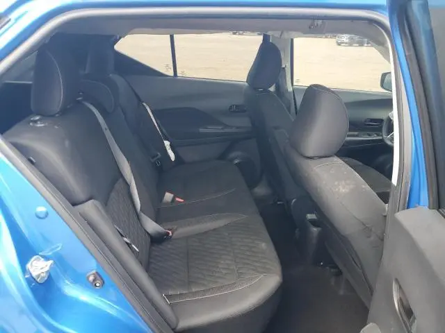 2022 NISSAN KICKS S  