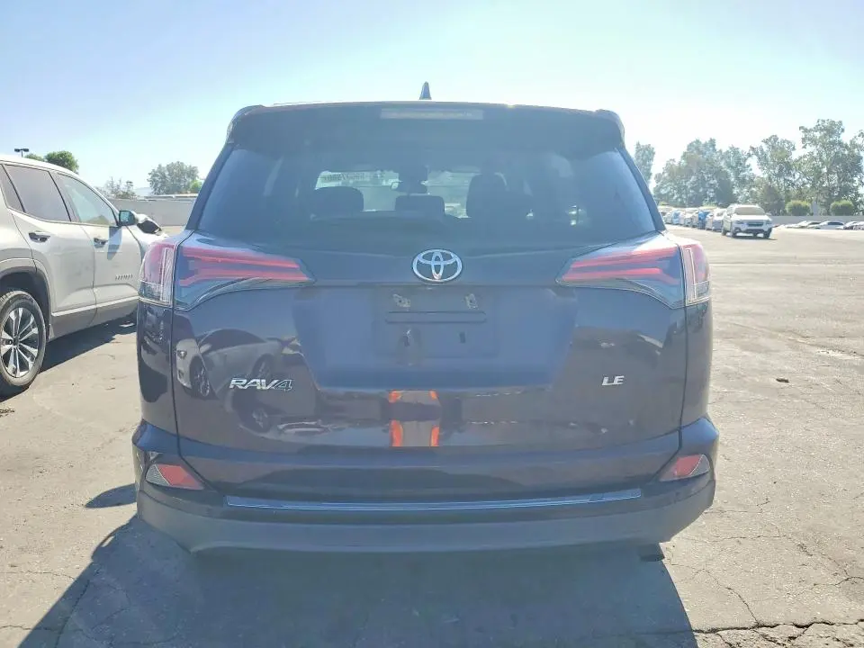 2018 TOYOTA RAV4 LE  