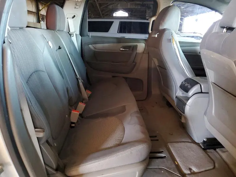 2014 CHEVROLET TRAVERSE LS  