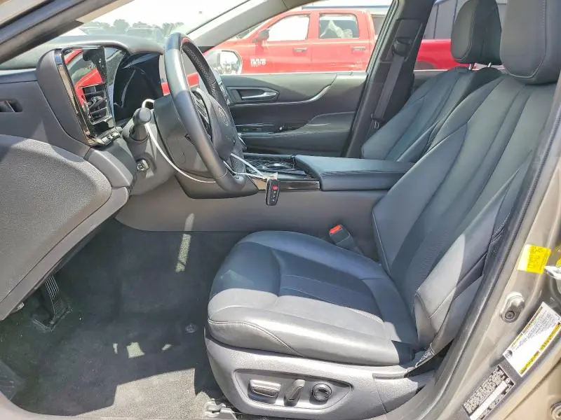 2023 TOYOTA MIRAI XLE  