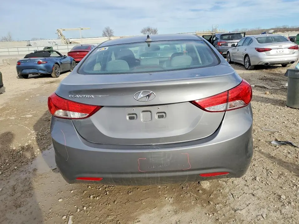 2013 HYUNDAI ELANTRA GLS  