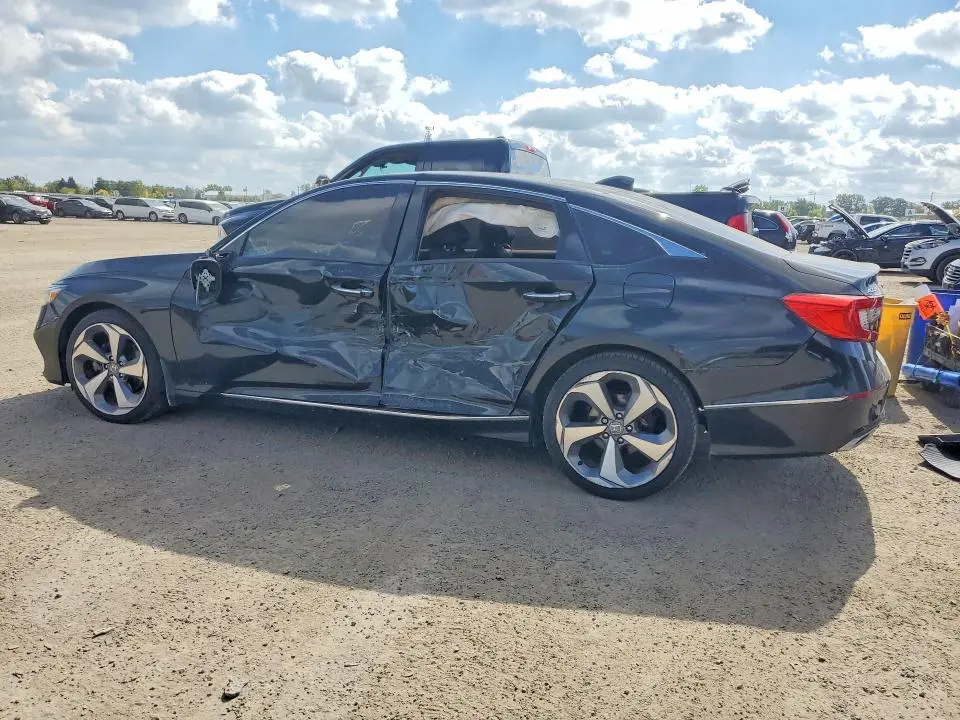 2018 HONDA ACCORD TOURING  