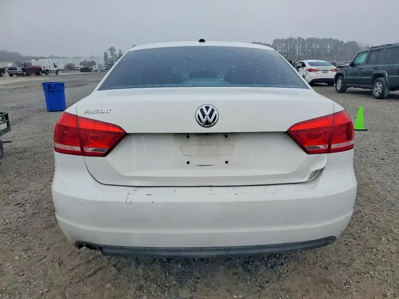 2013 VOLKSWAGEN PASSAT S  